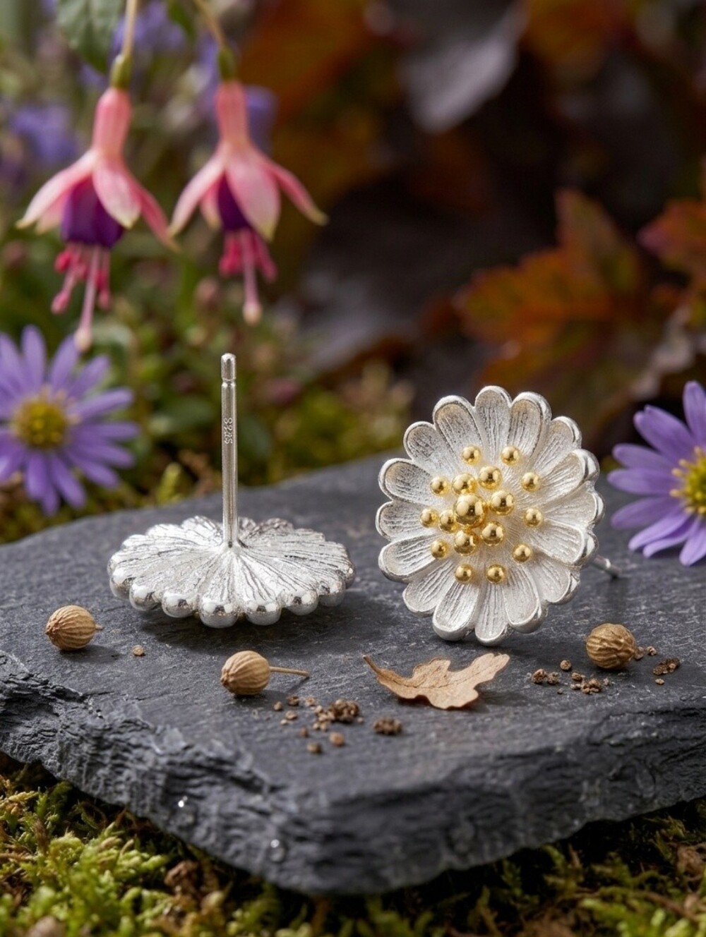Daisy Flower Stud Earrings S925 Sterling Silver Gold Tone Center Floral 0.25"